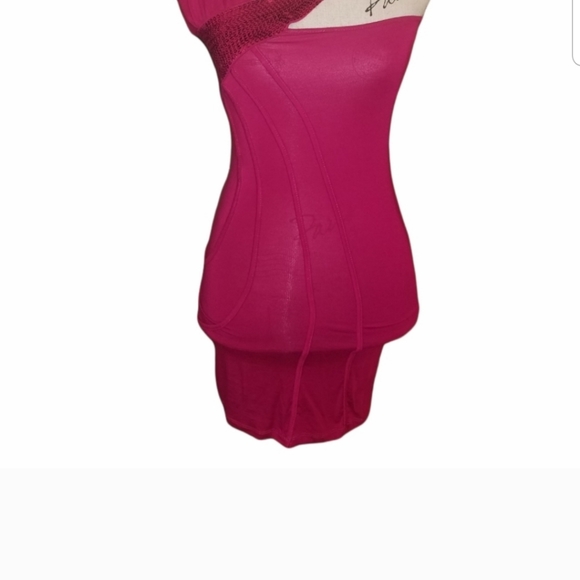 White and pink dresses . - Picture 2 of 10